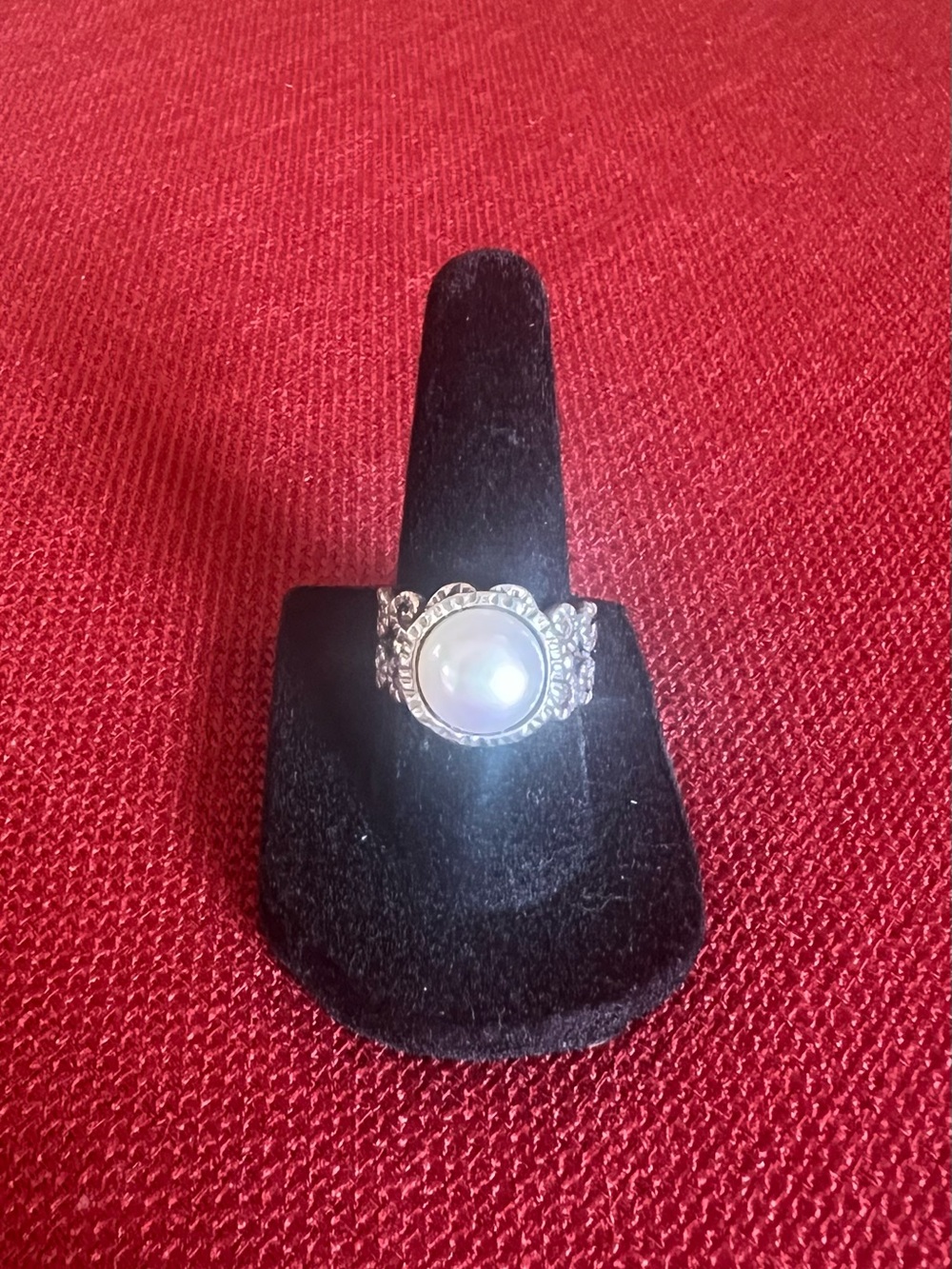 925 Silver & Pearl Cabochon Ring with Decorative Band. Size 7